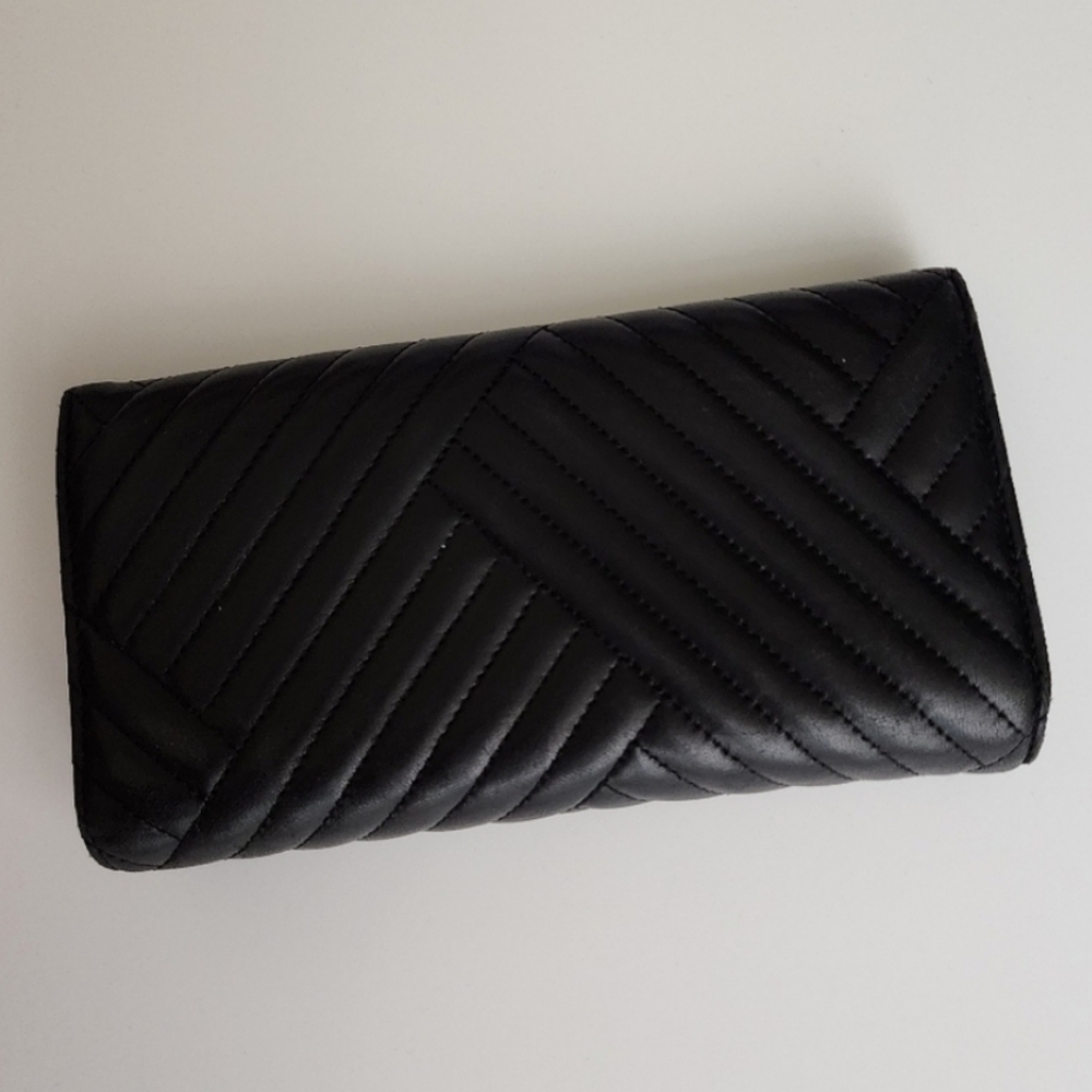 Chanel Black Quilted Leather Wallet Clutch - Picture 4 of 16